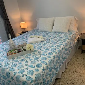 Lakes Apartment Levittown
